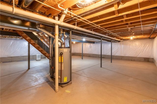 53 Blossom Wood Lane, Cheektowaga, NY 14227