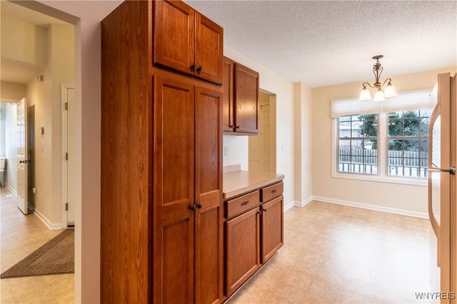 53 Blossom Wood Lane, Cheektowaga, NY 14227