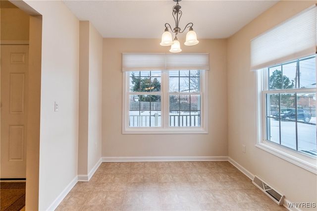 53 Blossom Wood Lane, Cheektowaga, NY 14227