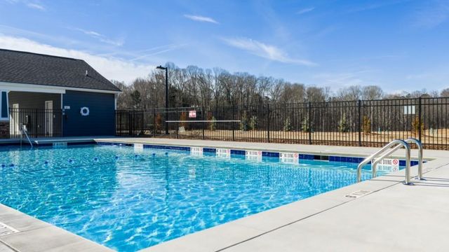 1841 Meadow Green Circle, Gainesville, GA 30501