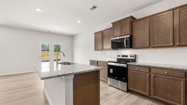 1841 Meadow Green Circle, Gainesville, GA 30501