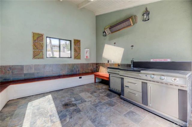 1405 Goodman Avenue, Redondo Beach, CA 90278