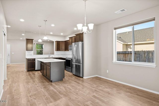 1449 Spring Street, Medford, OR 97504