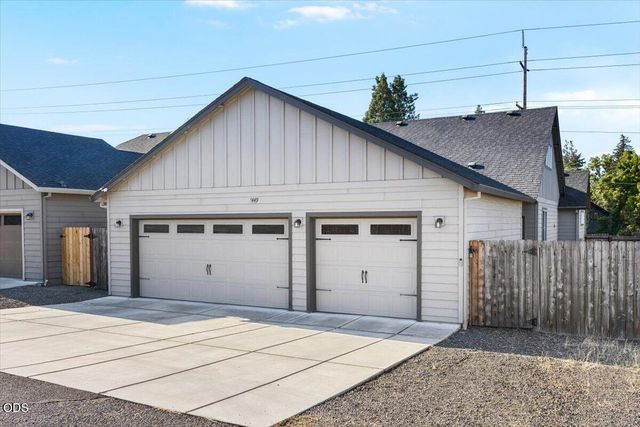 1449 Spring Street, Medford, OR 97504