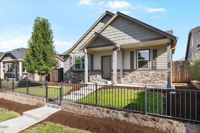 1449 Spring Street, Medford, OR 97504
