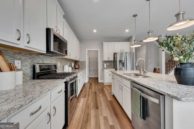 204 Meadows Court, Woodstock, GA 30189