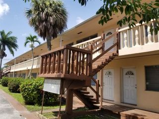 280 SW 11th Avenue 18, Hallandale Beach, FL 33009