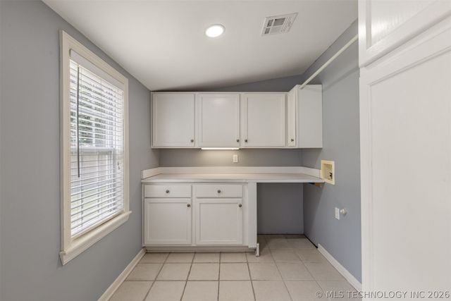 3011 S Boston Court, Tulsa, OK 74114