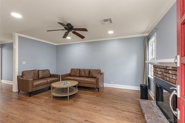 3011 S Boston Court, Tulsa, OK 74114