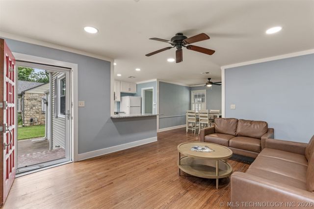 3011 S Boston Court, Tulsa, OK 74114