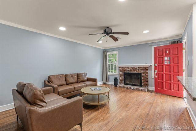 3011 S Boston Court, Tulsa, OK 74114