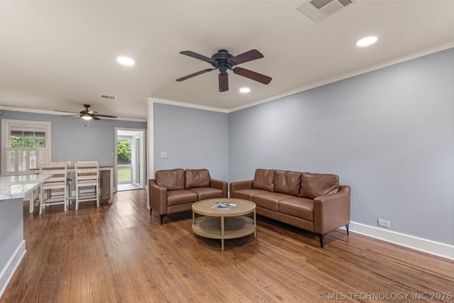 3011 S Boston Court, Tulsa, OK 74114