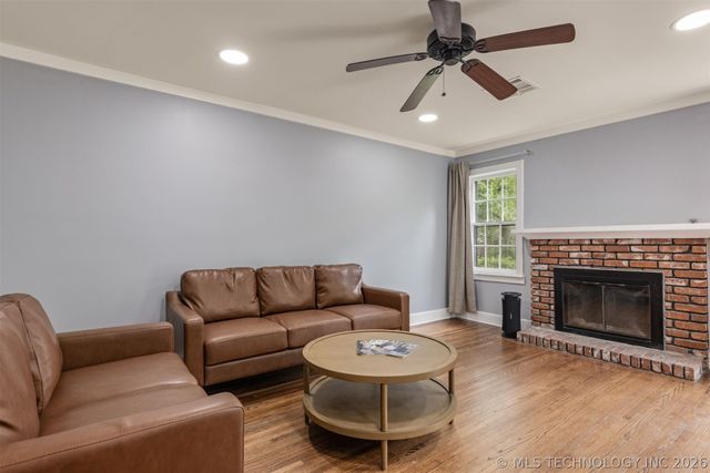 3011 S Boston Court, Tulsa, OK 74114