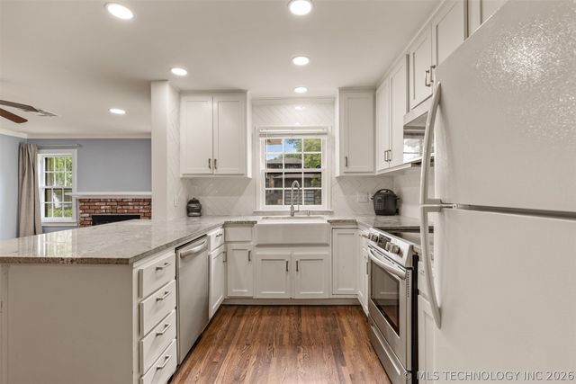 3011 S Boston Court, Tulsa, OK 74114