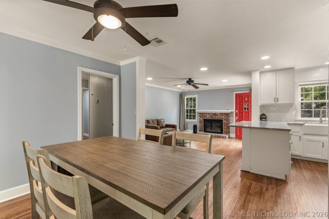 3011 S Boston Court, Tulsa, OK 74114
