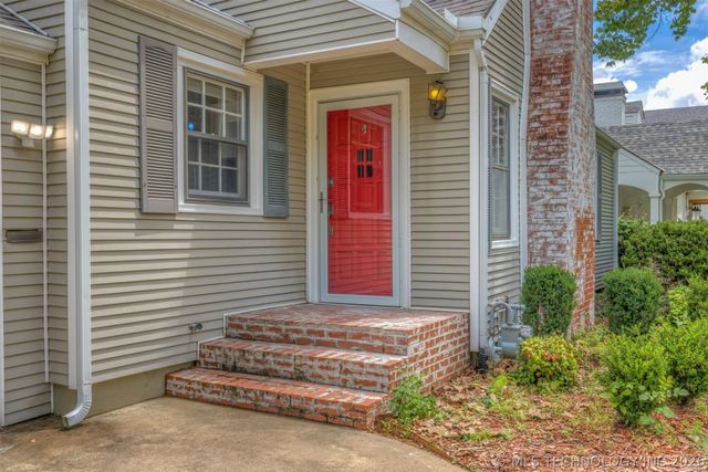 3011 S Boston Court, Tulsa, OK 74114