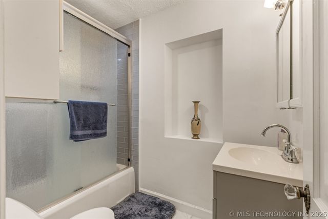 3011 S Boston Court, Tulsa, OK 74114