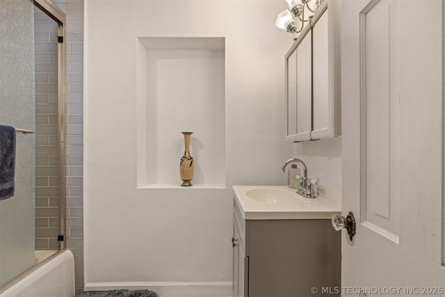 3011 S Boston Court, Tulsa, OK 74114