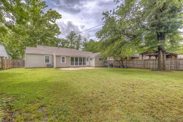 3011 S Boston Court, Tulsa, OK 74114