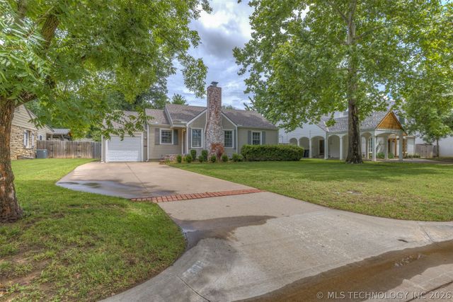 3011 S Boston Court, Tulsa, OK 74114