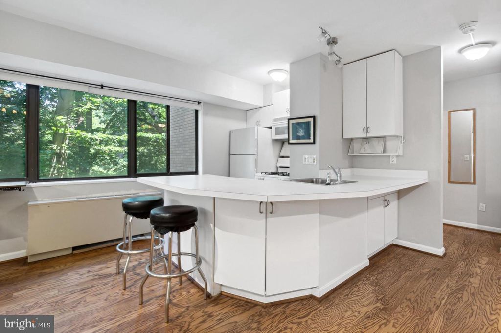 3701 CONNECTICUT AVE NW #206, Washington, DC 20008
