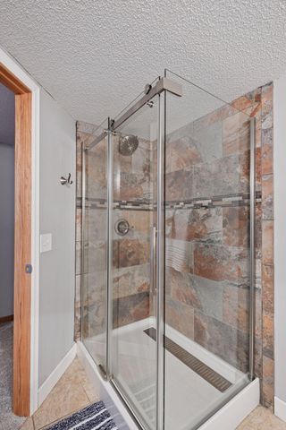3861 Lone Cedar Lane, Chanhassen, MN 55318