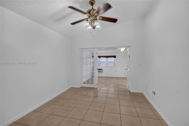 2514 W 74th St, Hialeah, FL 33016