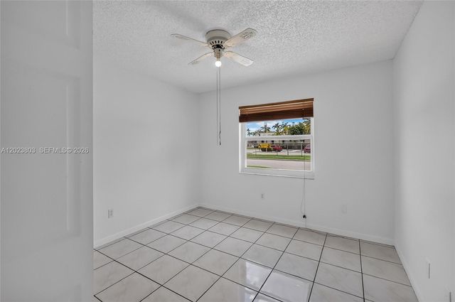 2514 W 74th St, Hialeah, FL 33016