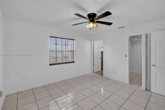 2514 W 74th St, Hialeah, FL 33016