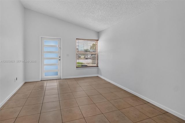 2514 W 74th St, Hialeah, FL 33016