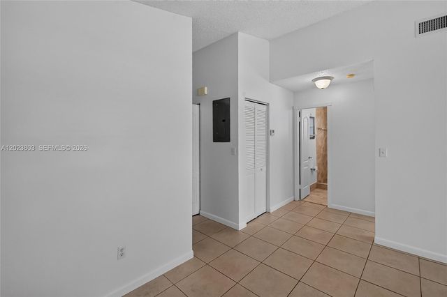 2514 W 74th St, Hialeah, FL 33016
