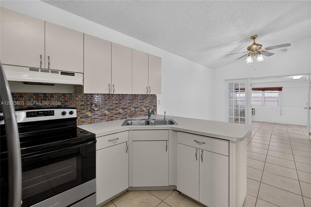 2514 W 74th St, Hialeah, FL 33016