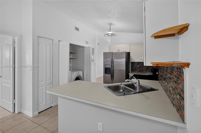 2514 W 74th St, Hialeah, FL 33016