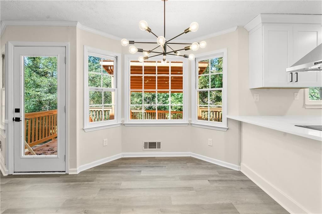 Image 11 of property listing at 1559 Fieldgreen Overlook, Stone Mountain, GA 30088