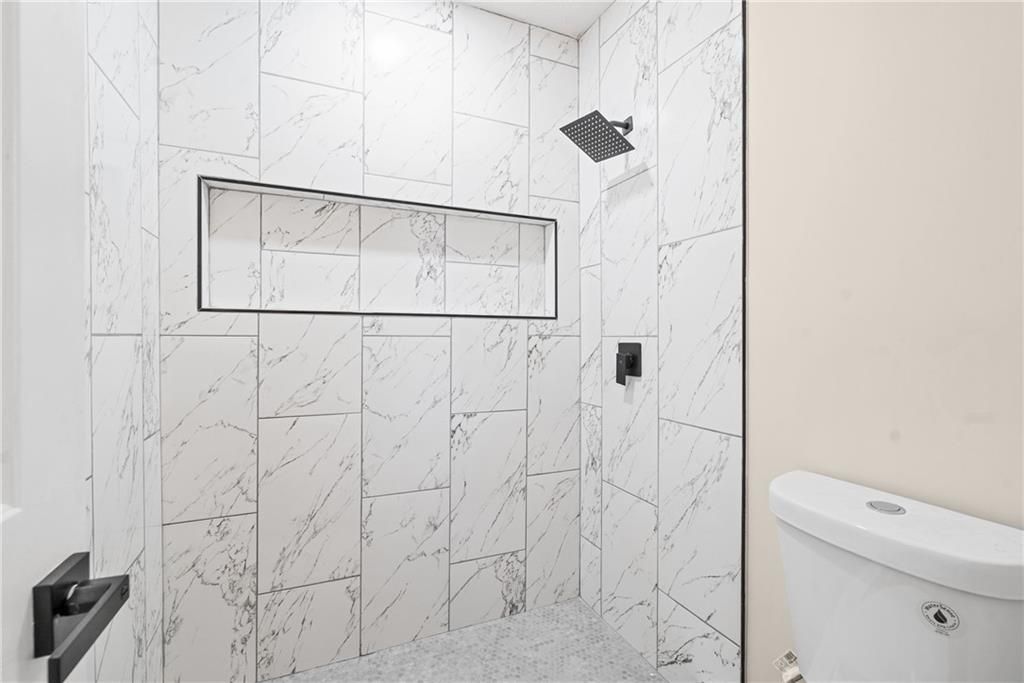 Image 19 of property listing at 1559 Fieldgreen Overlook, Stone Mountain, GA 30088