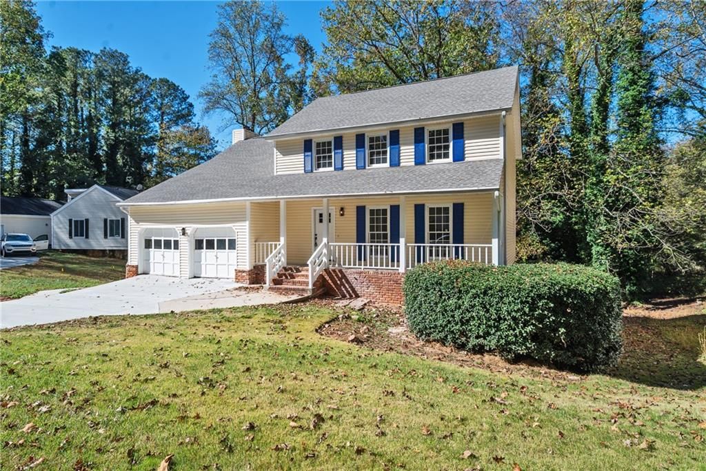 Image 2 of property listing at 1559 Fieldgreen Overlook, Stone Mountain, GA 30088
