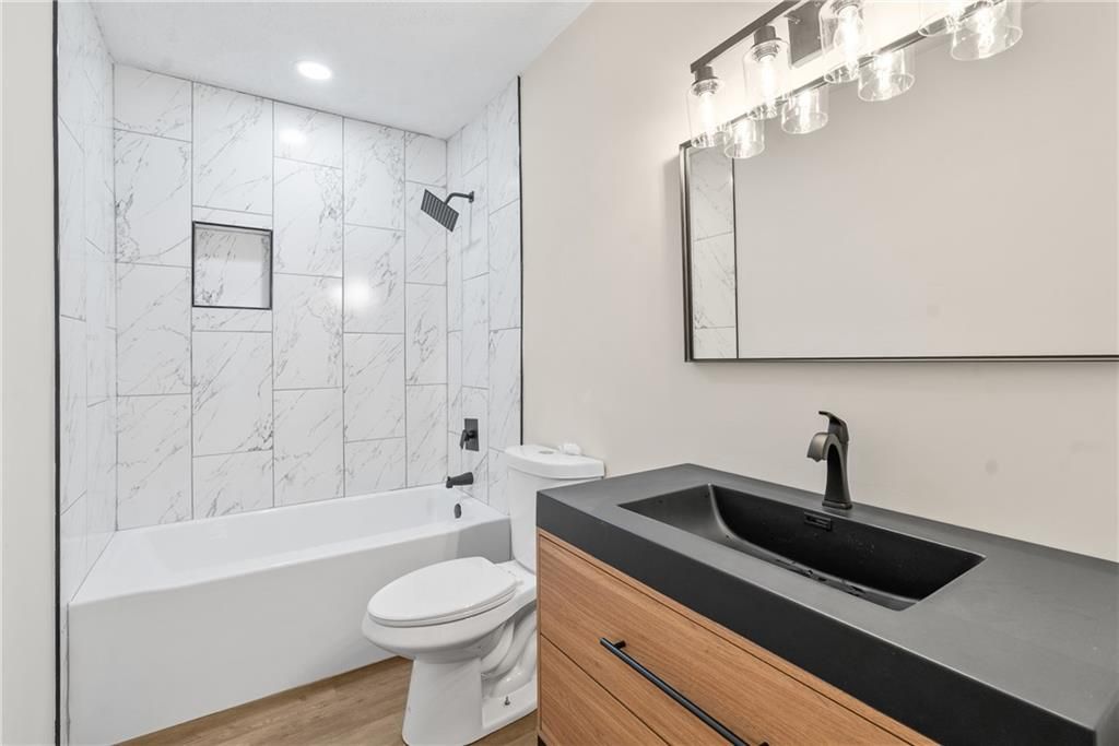 Image 22 of property listing at 1559 Fieldgreen Overlook, Stone Mountain, GA 30088