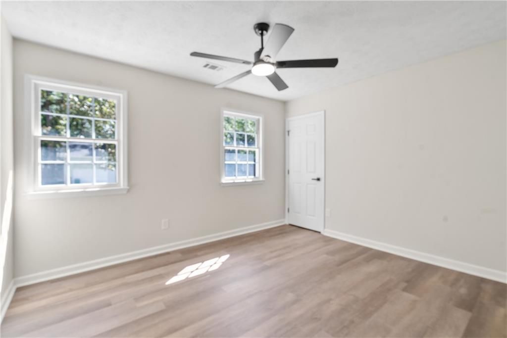 Image 24 of property listing at 1559 Fieldgreen Overlook, Stone Mountain, GA 30088