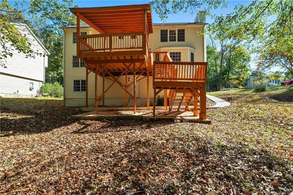 Image 27 of property listing at 1559 Fieldgreen Overlook, Stone Mountain, GA 30088