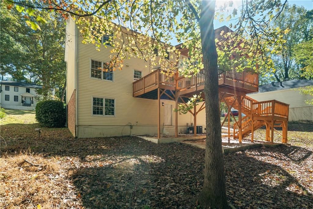 Image 28 of property listing at 1559 Fieldgreen Overlook, Stone Mountain, GA 30088