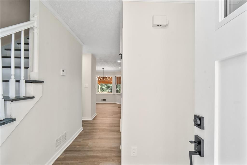 Image 3 of property listing at 1559 Fieldgreen Overlook, Stone Mountain, GA 30088