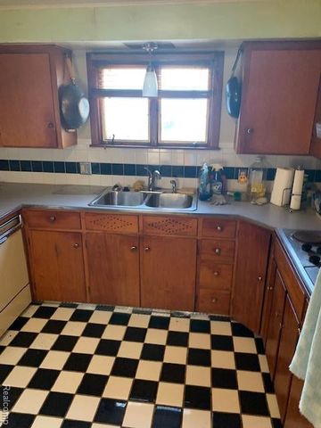 367 Sherwood Lane, Algonac, MI 48001