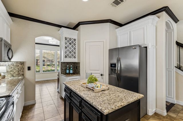 5540 La Bandera Trail, Benbrook, TX 76126