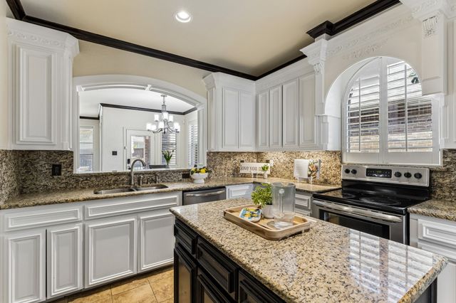 5540 La Bandera Trail, Benbrook, TX 76126