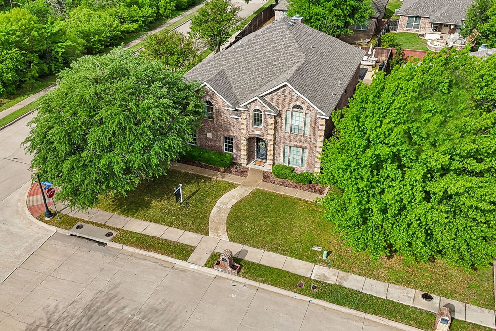 5540 La Bandera Trail, Benbrook, TX 76126