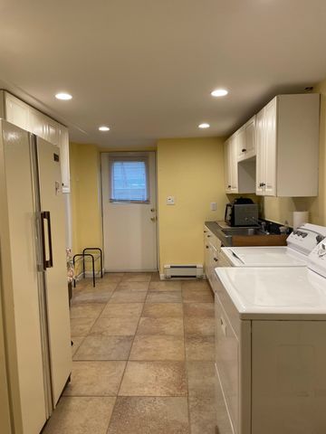 29 Marvin Ln A, Newton, MA 02459