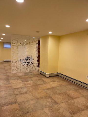 29 Marvin Ln A, Newton, MA 02459