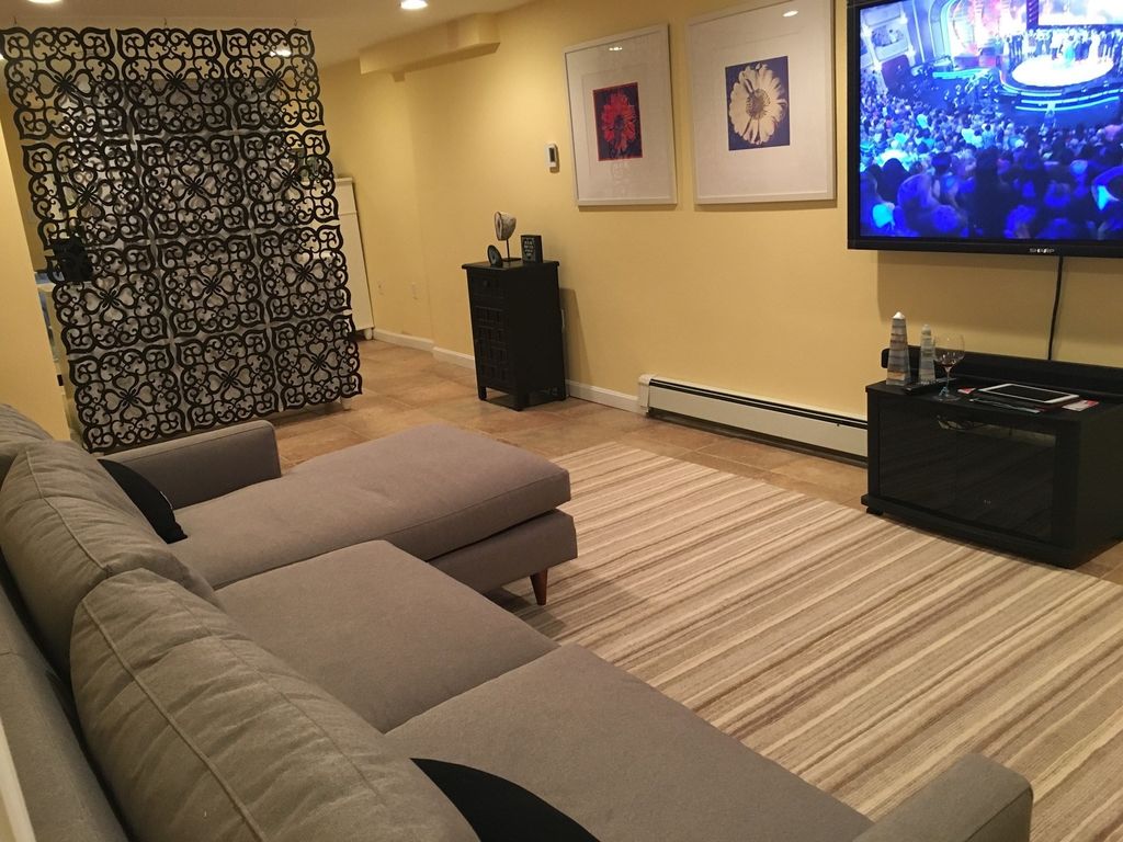 29 Marvin Ln A, Newton, MA 02459