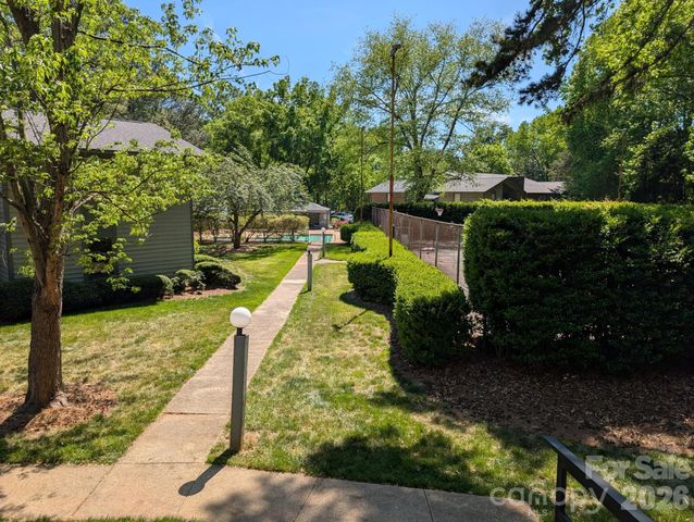 5012 Sardis Road D, Charlotte, NC 28270
