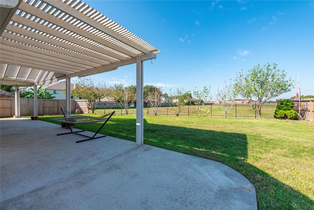 3004 Macoma Avenue, Pearland, TX 77581